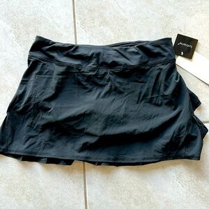 NWT Lululemon Black Run: Pace Setter Skort Size 10 Tall - so adorable!!